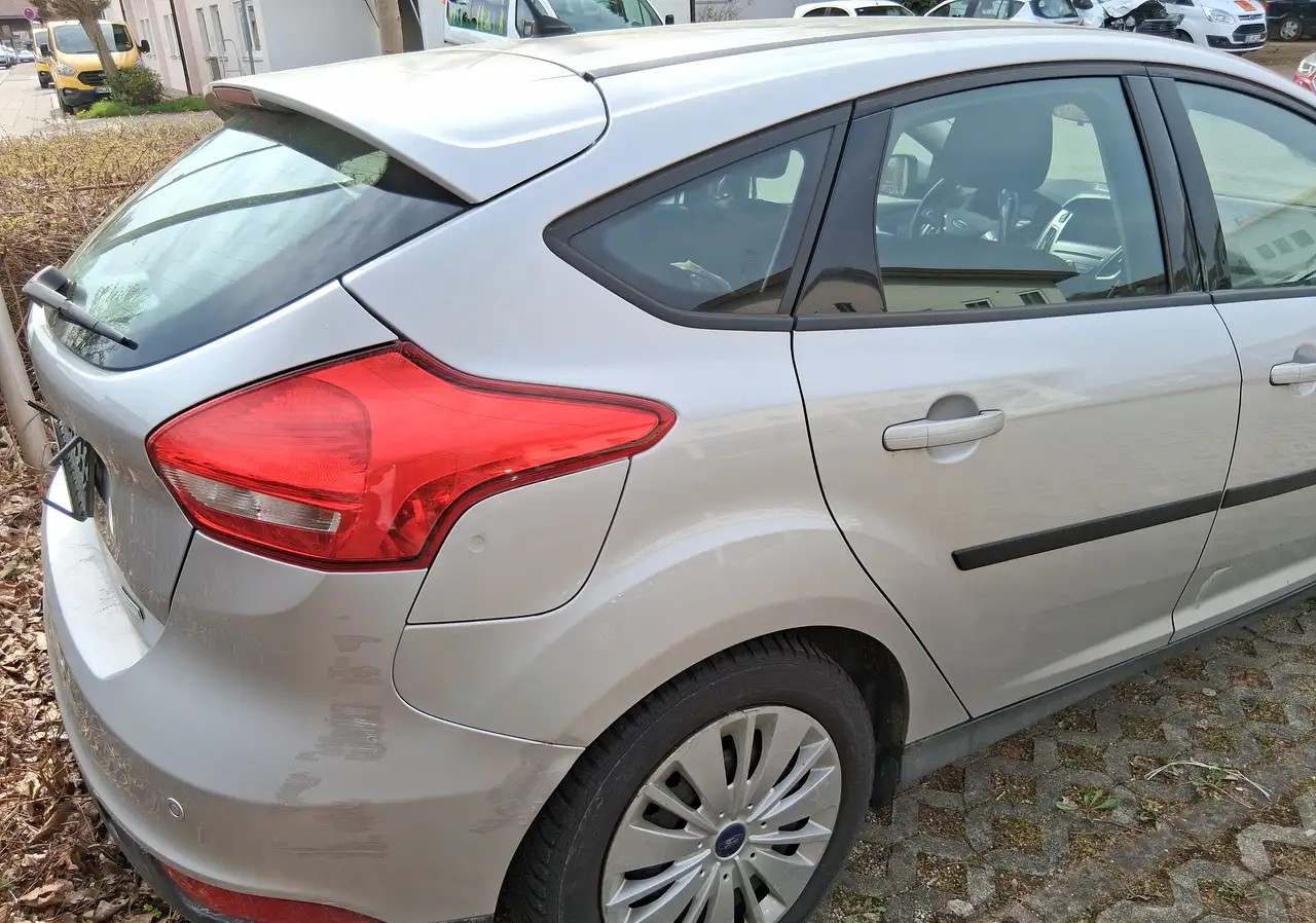 Ford Focus 1.0 EcoBoost Trend | 99g Start-Stopp | Pachet de Iarnă | Revizie recentă | 8-fach bereift - Imagine 7