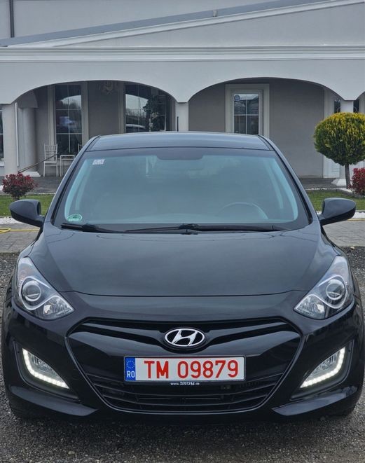 Hyundai i30 Hatchback 1.6 CRDi | Cutie Automată (Convertizor) | 2013 | 171.000 km | Numere Roșii - Imagine 2