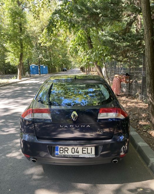 Renault Laguna 3 2008 | 2.0 dCi (131 CP) | Trapă & Panoramic | Keyless Entry/Go | Piele | Primul Proprietar - Imagine 3