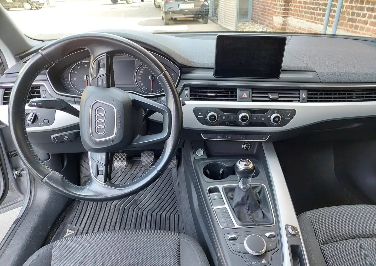 Audi A4 1.4 TFSI 150 CP | TÜV Nou 09/2028 | Revizie făcută | Anvelope noi + Jante 17" incluse | 105.000 km - Imagine 9