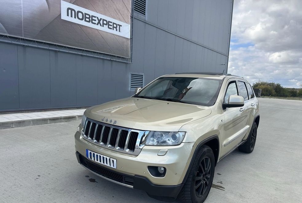 Jeep Grand Cherokee 3.0D V6 Euro 5 | 240 CP | 4x4 Permanent | Bi-xenon Adaptiv | Piele & Scaune Încălzite Față/Spate | Volan Încălzit | Jante 18" (Accept Variante)