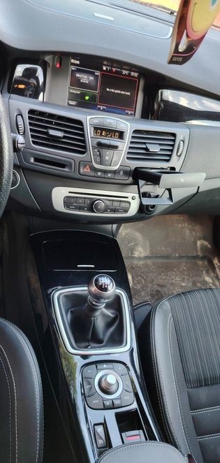 Renault Laguna 3 2014 | 4.700 € Negociabil | Motor 2.0 | 240.600 km | Sistem Audio Bose | Keyless Entry / Go | Fiscal pe loc - Imagine 5