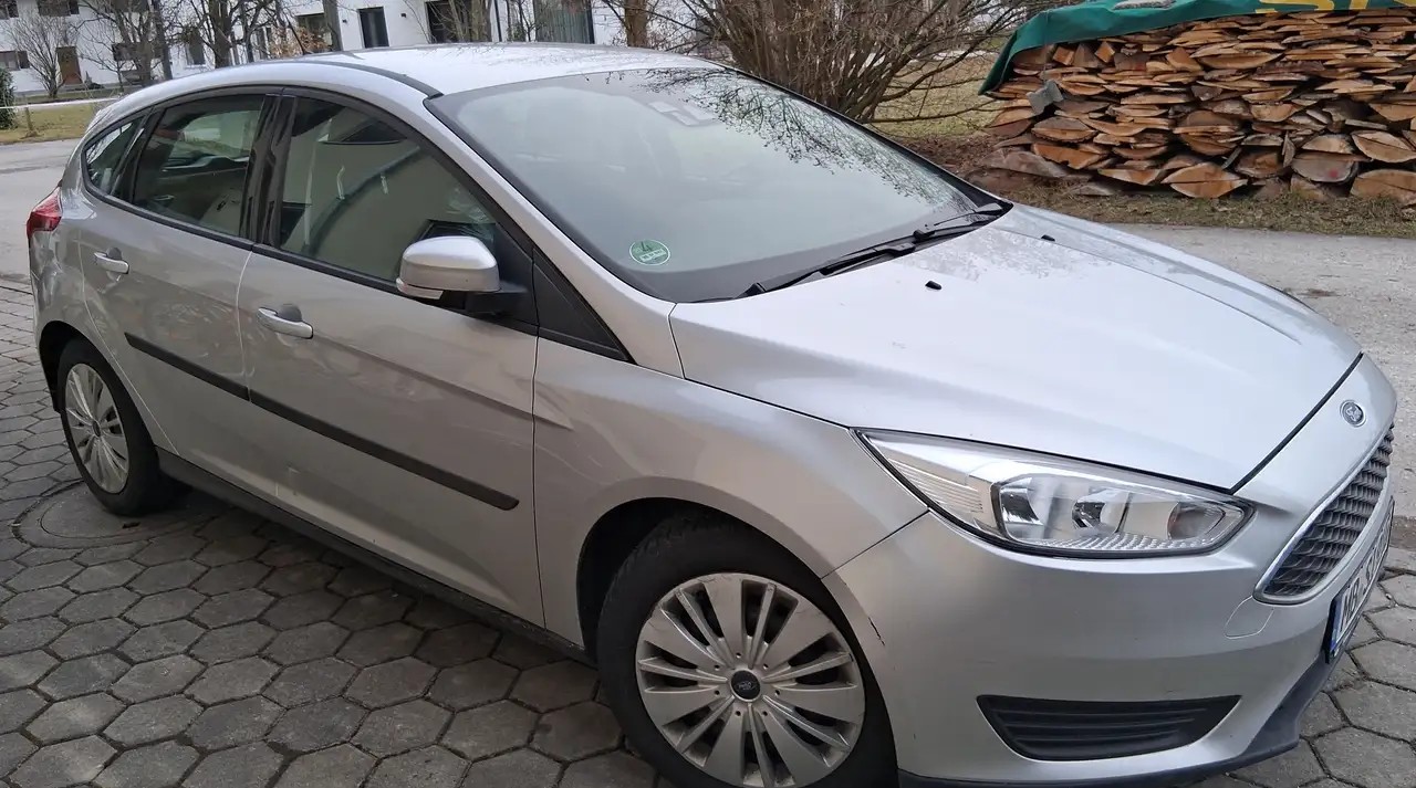 Ford Focus 1.0 EcoBoost Trend | 99g Start-Stopp | Pachet de Iarnă | Revizie recentă | 8-fach bereift - Imagine 2