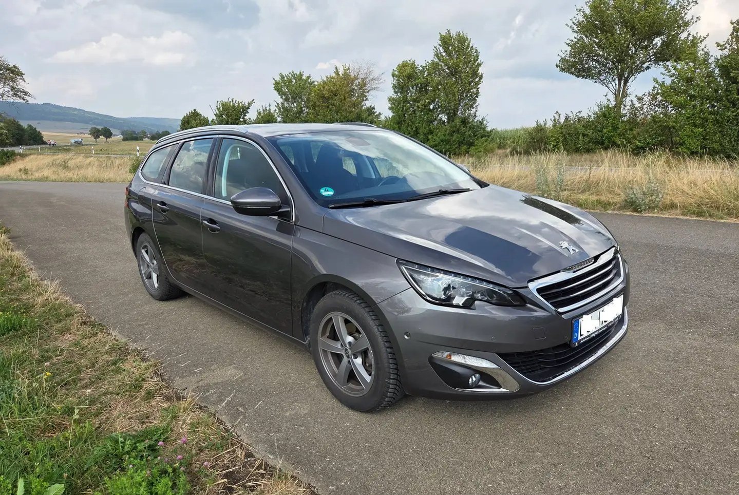 Peugeot 308 SW 1.6 BlueHDi 120 CP | Navi | Cameră + Park Assist | Cârlig remorcă | 80.000 km