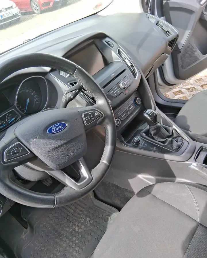 Ford Focus 1.0 EcoBoost Trend | 99g Start-Stopp | Pachet de Iarnă | Revizie recentă | 8-fach bereift - Imagine 4
