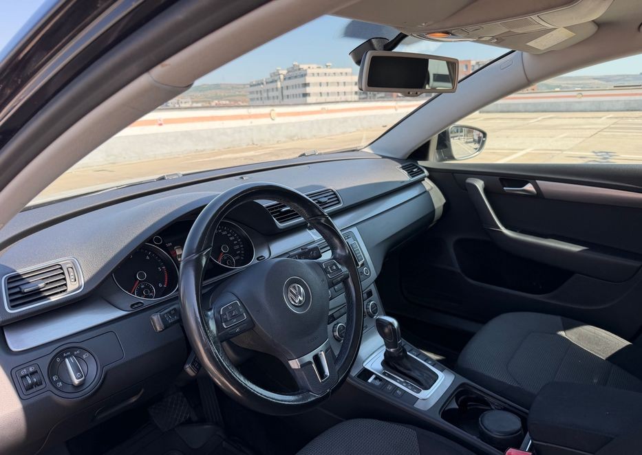 Volkswagen Passat 2014 | Motor Diesel | Cutie Automată | 165.000 km | Culoare Negru | Stare Foarte Bună | Unic / Al Doilea Proprietar - Imagine 4
