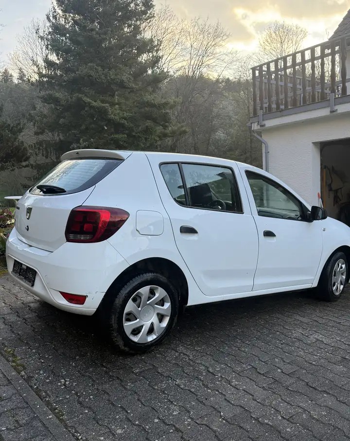 Dacia Sandero 1.2 16V 75 CP Essentiel – 2017, Benzină, Istoric Service - Imagine 6