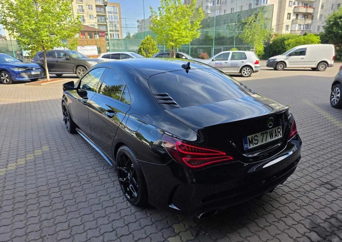 Mercedes-Benz CLA 200 AMG - Imagine 5