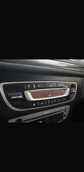 Renault Megane 1.2 TCe 115 CP | 2013 | 250.000 km | Cutie Manuală 6 Trepte | Climă pe 2 Zone | Navigație & Bluetooth - Imagine 4