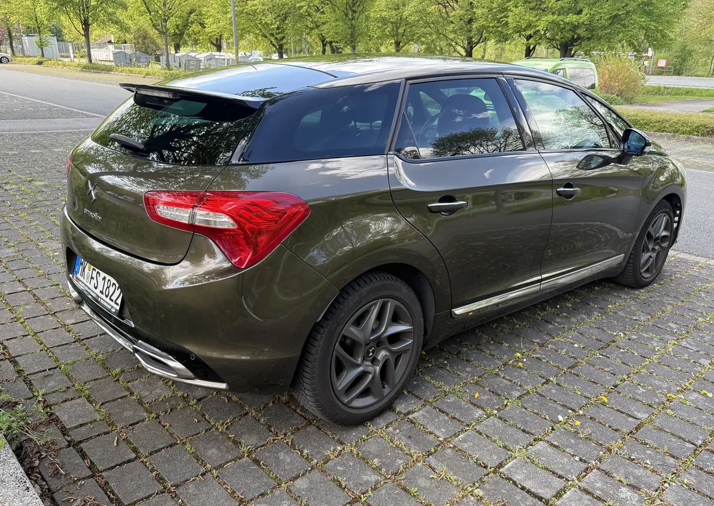 Citroën DS5 2.0 BlueHDi 180 CP Automată | Xenon | Istoric service complet + Distribuție schimbată | TÜV 07/2027 | 8 roți - Imagine 4