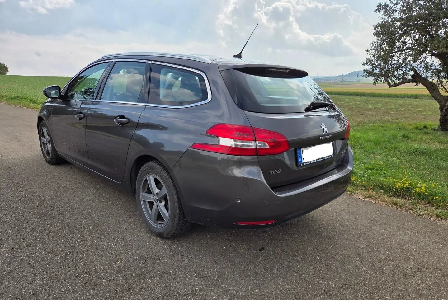 Peugeot 308 SW 1.6 BlueHDi 120 CP | Navi | Cameră + Park Assist | Cârlig remorcă | 80.000 km - Imagine 5
