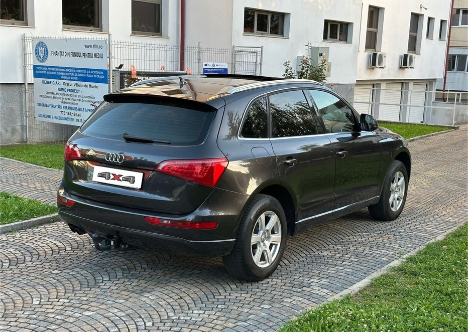Audi Q5 Quattro Facelift | 2011 | 2.0 TDI 170 CP | 4x4 Permanent | Plafon Panoramic | 235.000 km Reali | Stare Impecabilă - Imagine 4
