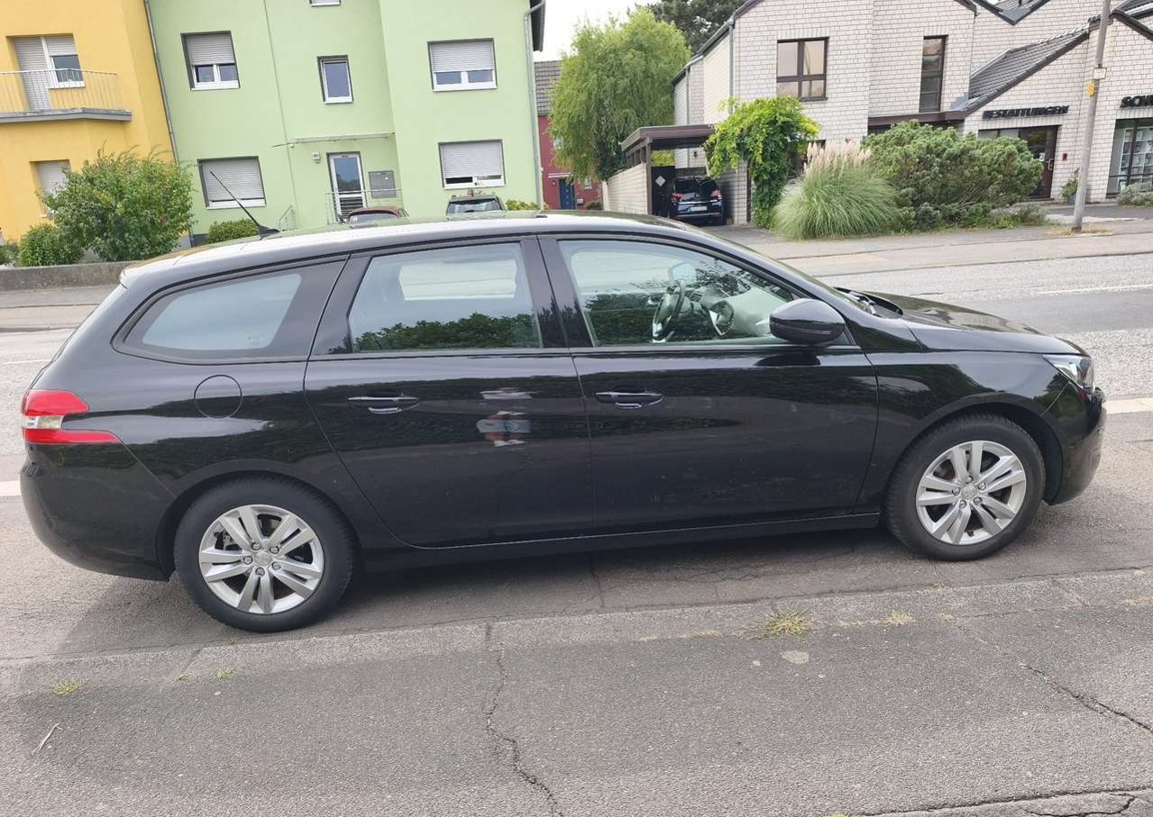 Peugeot 308 SW 1.2 PureTech 130 CP Allure – An 2016 – Cutie Automată – 119.000 km – TÜV Nou (Köln) - Imagine 6