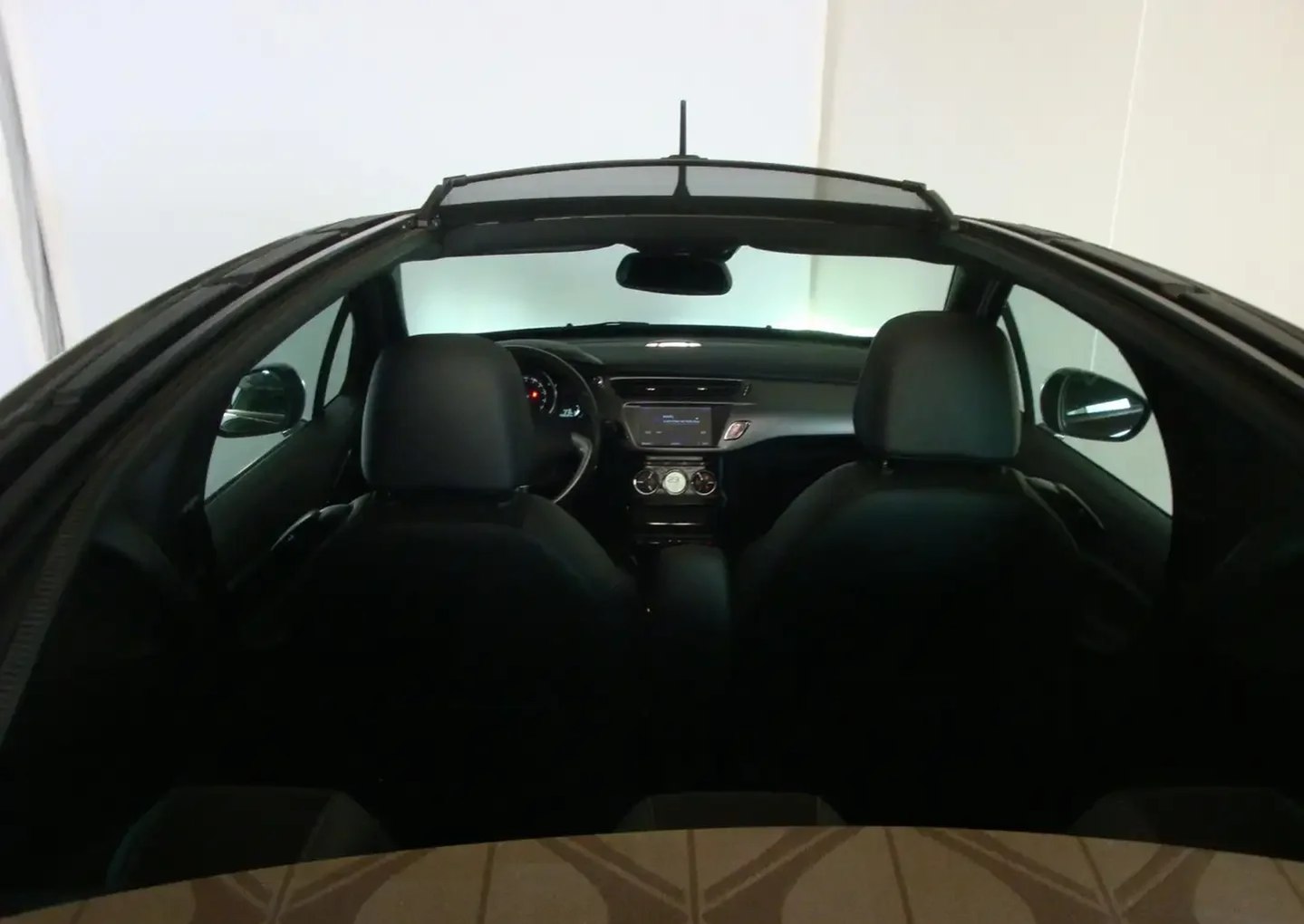 Citroën DS3 Sport Chic Cabrio - Imagine 8