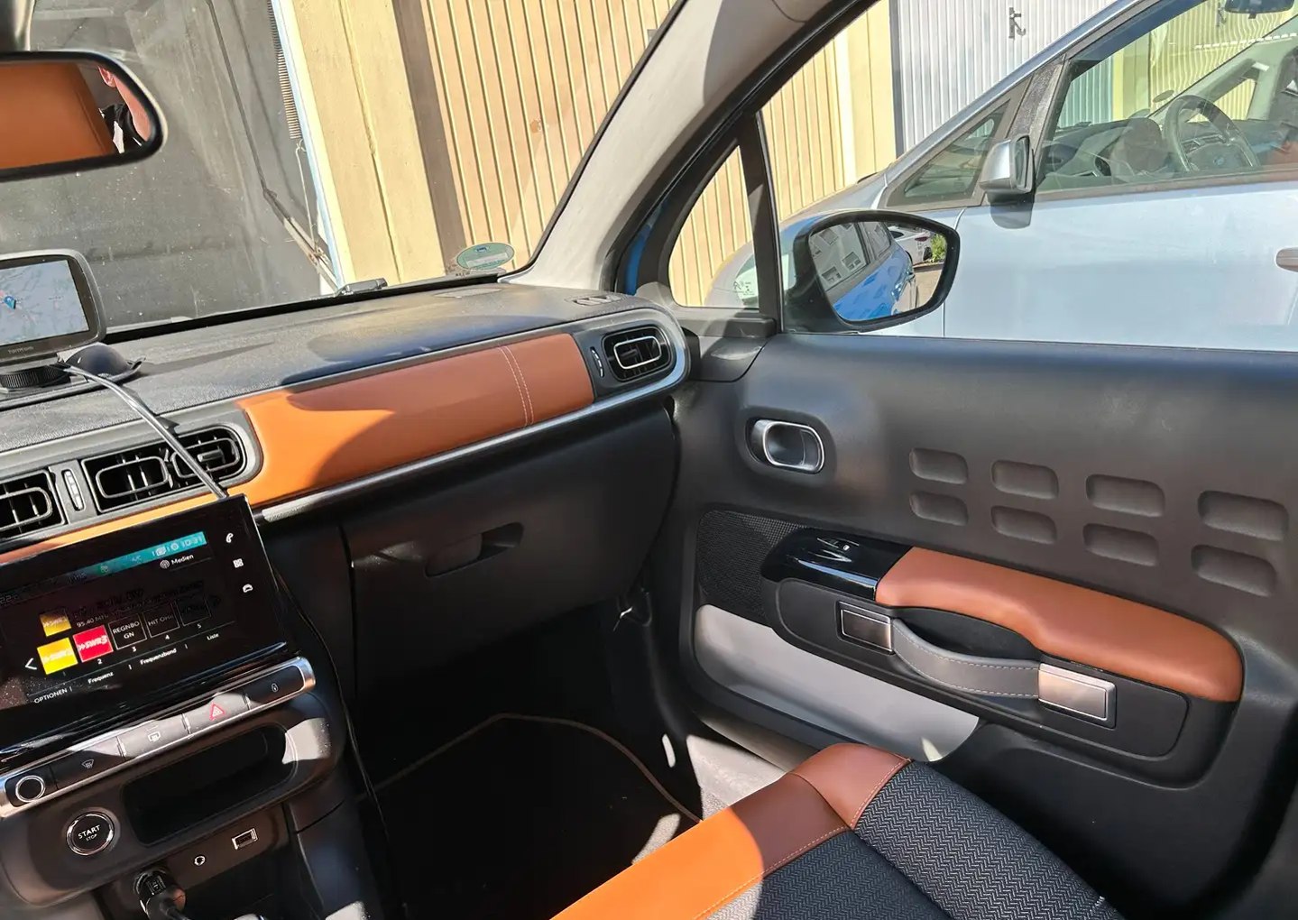 Citroën C3 PureTech 110 S&S | Navi | Teilleder | Încălzire scaune - Imagine 11