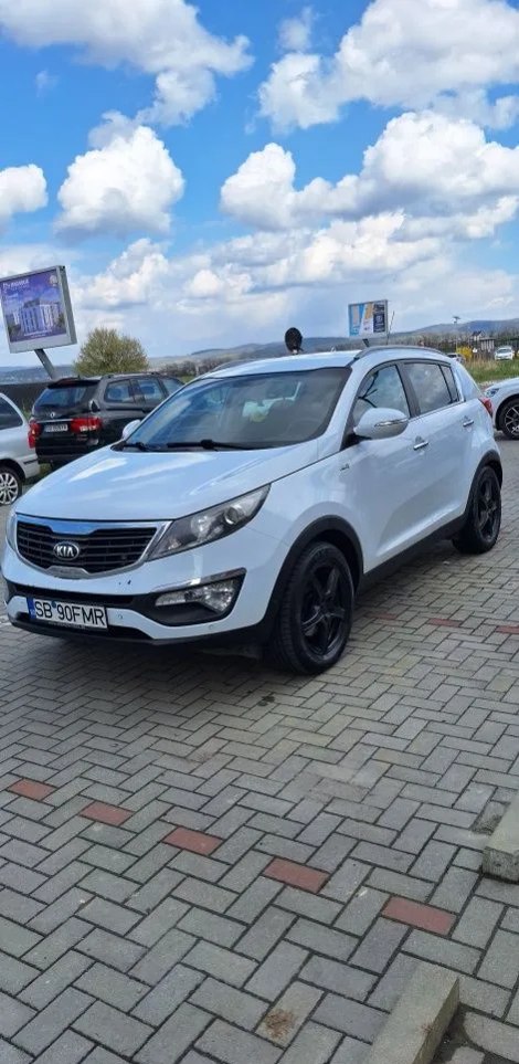Kia Sportage 2.0 CRDi 4WD Automată - Imagine 2