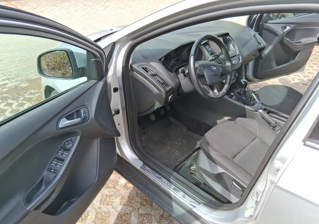 Ford Focus 1.0 EcoBoost Trend | 99g Start-Stopp | Pachet de Iarnă | Revizie recentă | 8-fach bereift - Imagine 3