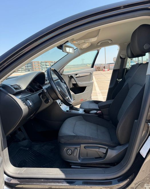 Volkswagen Passat 2014 | Motor Diesel | Cutie Automată | 165.000 km | Culoare Negru | Stare Foarte Bună | Unic / Al Doilea Proprietar - Imagine 8