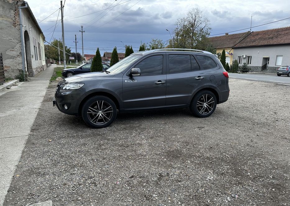Hyundai Santa Fe 2009 | 2.2 Diesel | Cutie Automată | Turbină Schimbată | Jante Vară 20" + Iarnă 17" | Piele & Încălzire Scaune - Imagine 3
