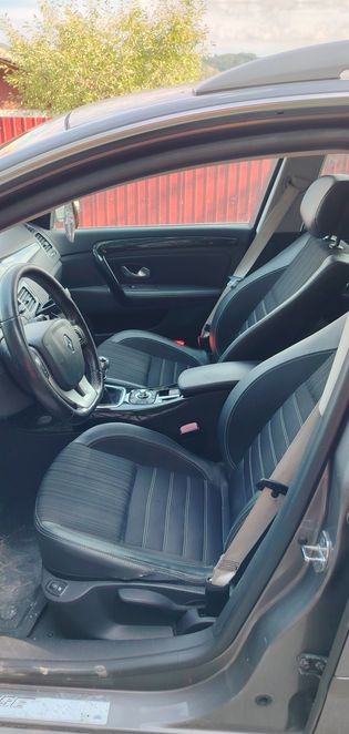 Renault Laguna 3 2014 | 4.700 € Negociabil | Motor 2.0 | 240.600 km | Sistem Audio Bose | Keyless Entry / Go | Fiscal pe loc - Imagine 4