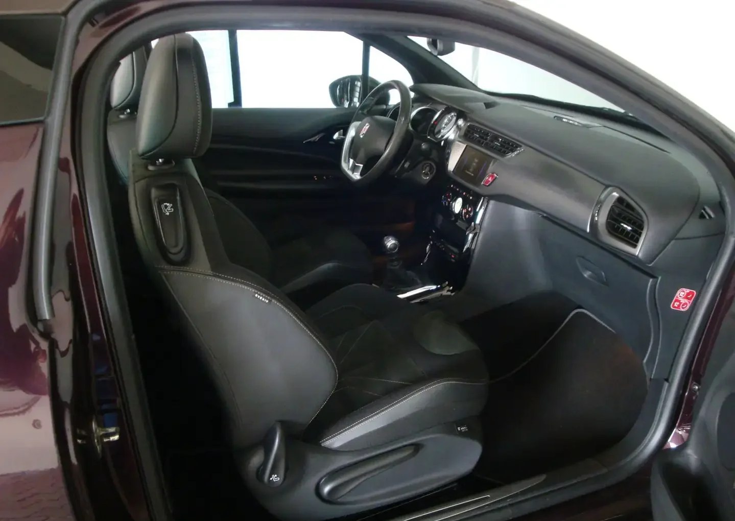 Citroën DS3 Sport Chic Cabrio - Imagine 11