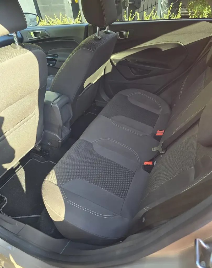 Ford Fiesta 1.0 EcoBoost Start-Stop Titanium - Imagine 8