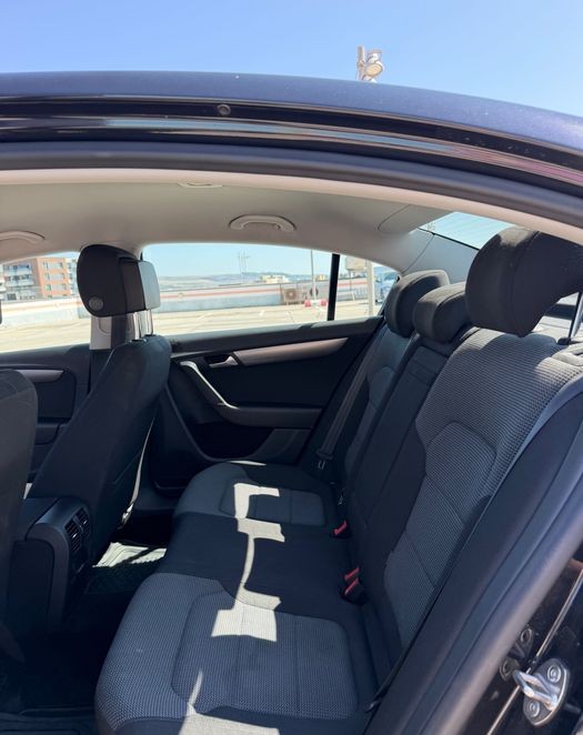 Volkswagen Passat 2014 | Motor Diesel | Cutie Automată | 165.000 km | Culoare Negru | Stare Foarte Bună | Unic / Al Doilea Proprietar - Imagine 5