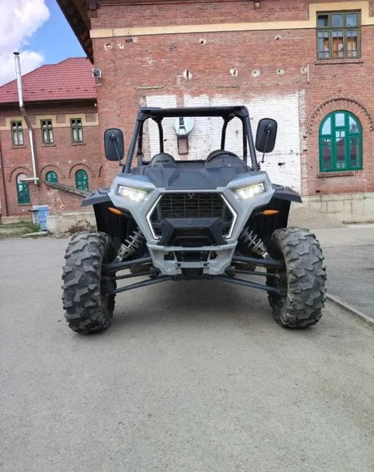 Polaris RZR 1000 XP UTV