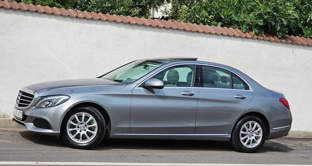Mercedes-Benz C220d BlueTEC | 2014 | 2.2d 170 CP | Cutie Automată 7G-Tronic | Distronic | Head-Up Display | Trapă | Burmester - Imagine 3