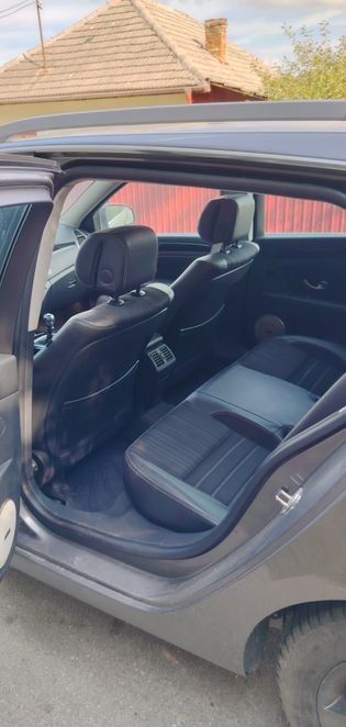 Renault Laguna 3 2014 | 4.700 € Negociabil | Motor 2.0 | 240.600 km | Sistem Audio Bose | Keyless Entry / Go | Fiscal pe loc - Imagine 7