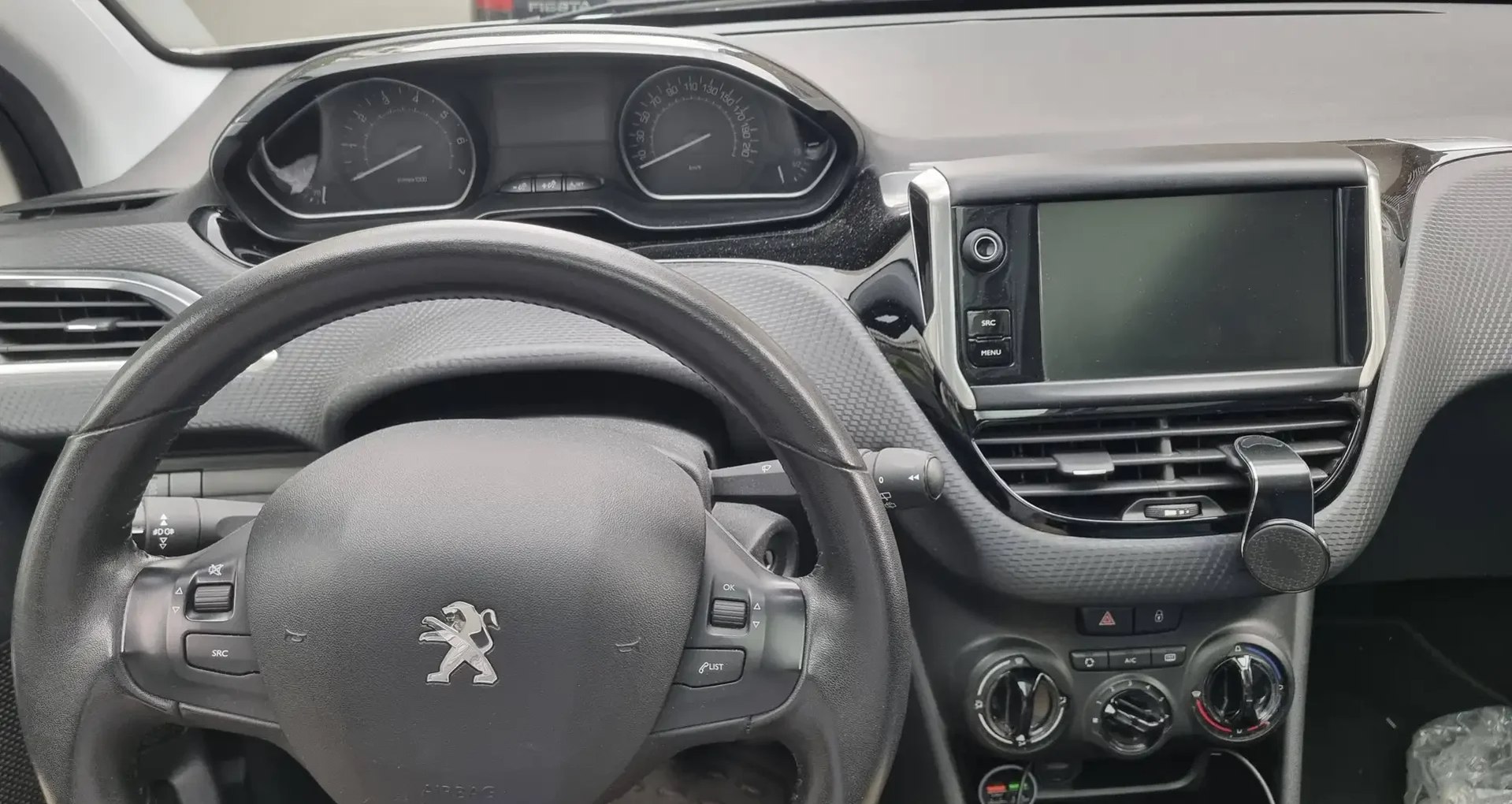Peugeot 208 PureTech 82 Active - Imagine 8