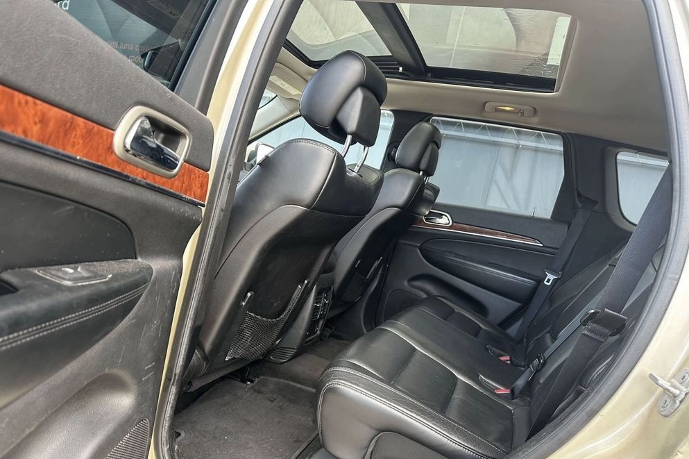 Jeep Grand Cherokee 3.0D V6 Euro 5 | 240 CP | 4x4 Permanent | Bi-xenon Adaptiv | Piele & Scaune Încălzite Față/Spate | Volan Încălzit | Jante 18" (Accept Variante) - Imagine 6