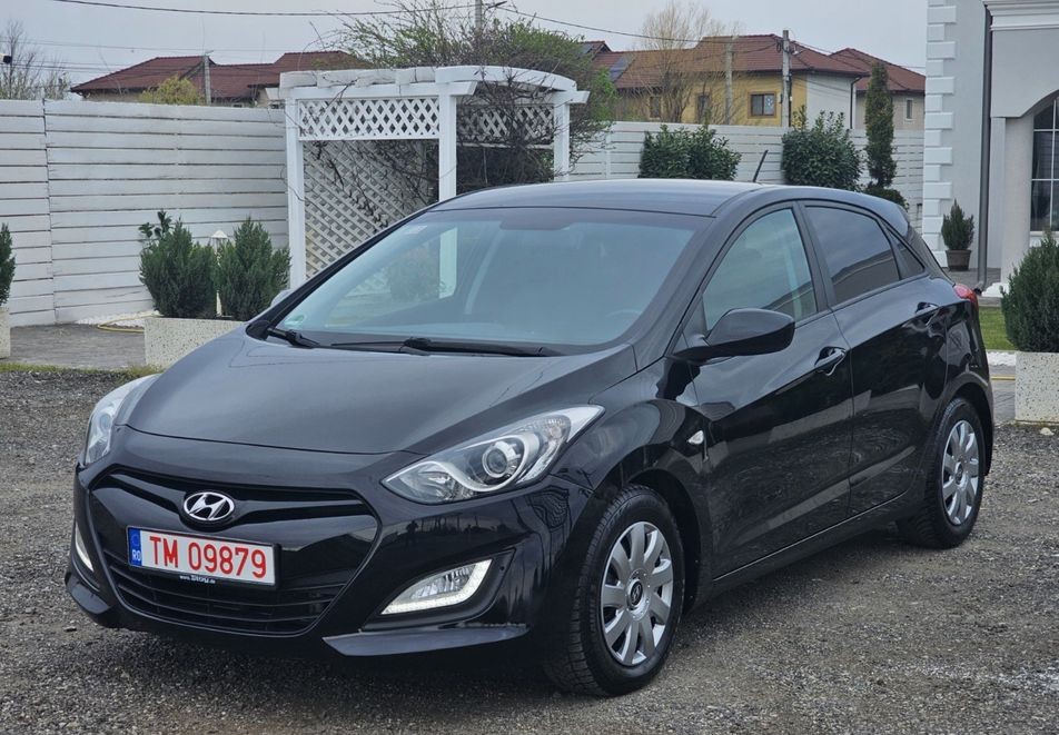 Hyundai i30 Hatchback 1.6 CRDi | Cutie Automată (Convertizor) | 2013 | 171.000 km | Numere Roșii - Imagine 3