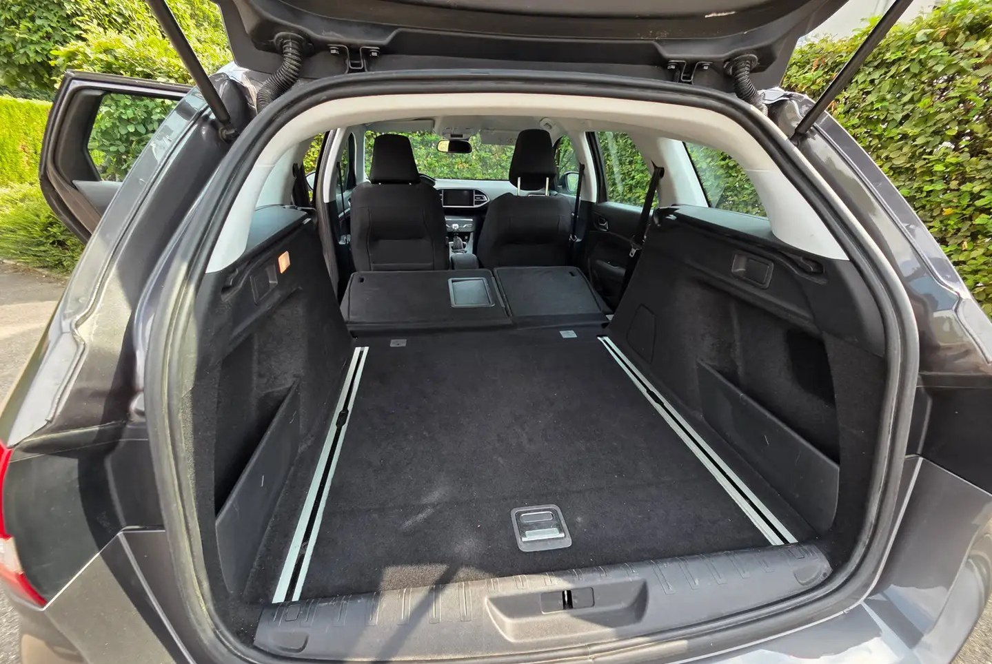 Peugeot 308 SW 1.6 BlueHDi 120 CP | Navi | Cameră + Park Assist | Cârlig remorcă | 80.000 km - Imagine 16