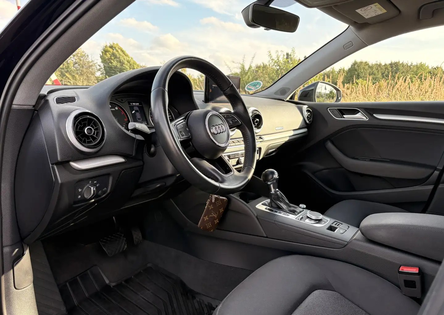Audi A3 1.0 TFSI S tronic 116 CP | CarPlay | Xenon | Încălzire scaune | Senzori parcare | 104.000 km - Imagine 6