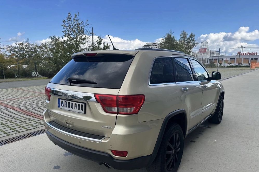 Jeep Grand Cherokee 3.0D V6 Euro 5 | 240 CP | 4x4 Permanent | Bi-xenon Adaptiv | Piele & Scaune Încălzite Față/Spate | Volan Încălzit | Jante 18" (Accept Variante) - Imagine 7