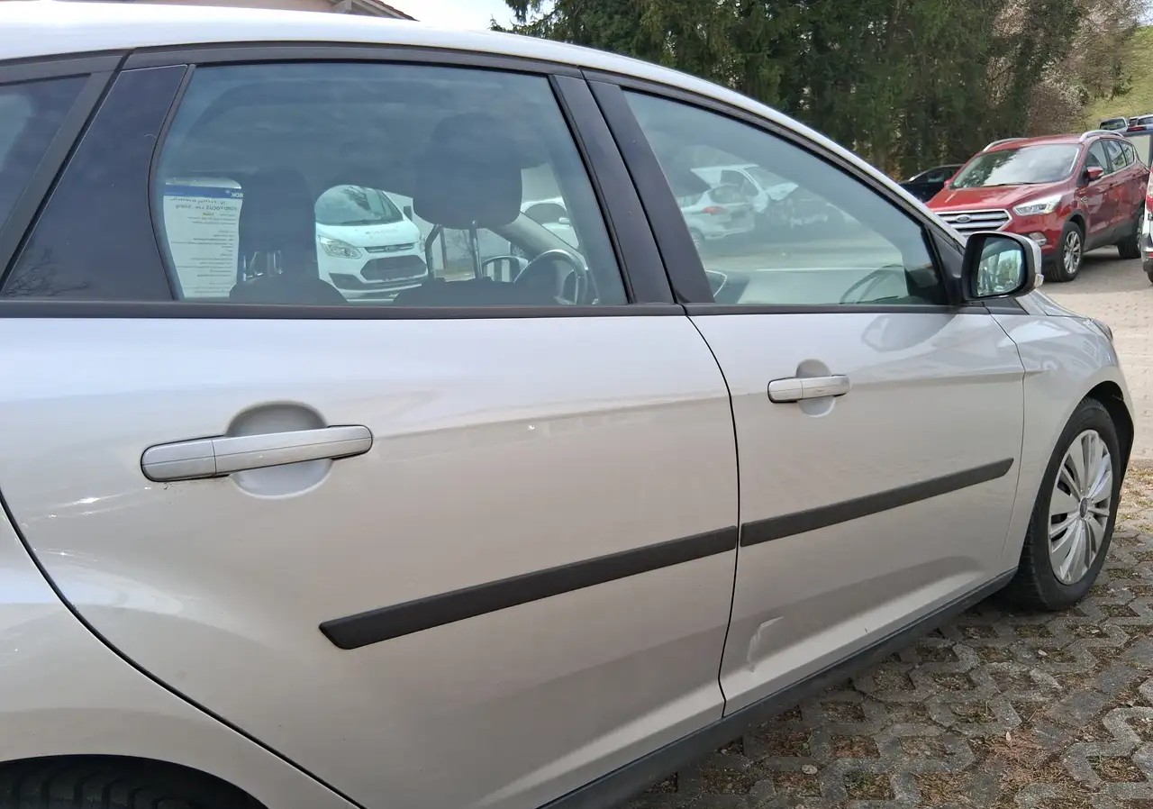 Ford Focus 1.0 EcoBoost Trend | 99g Start-Stopp | Pachet de Iarnă | Revizie recentă | 8-fach bereift - Imagine 8