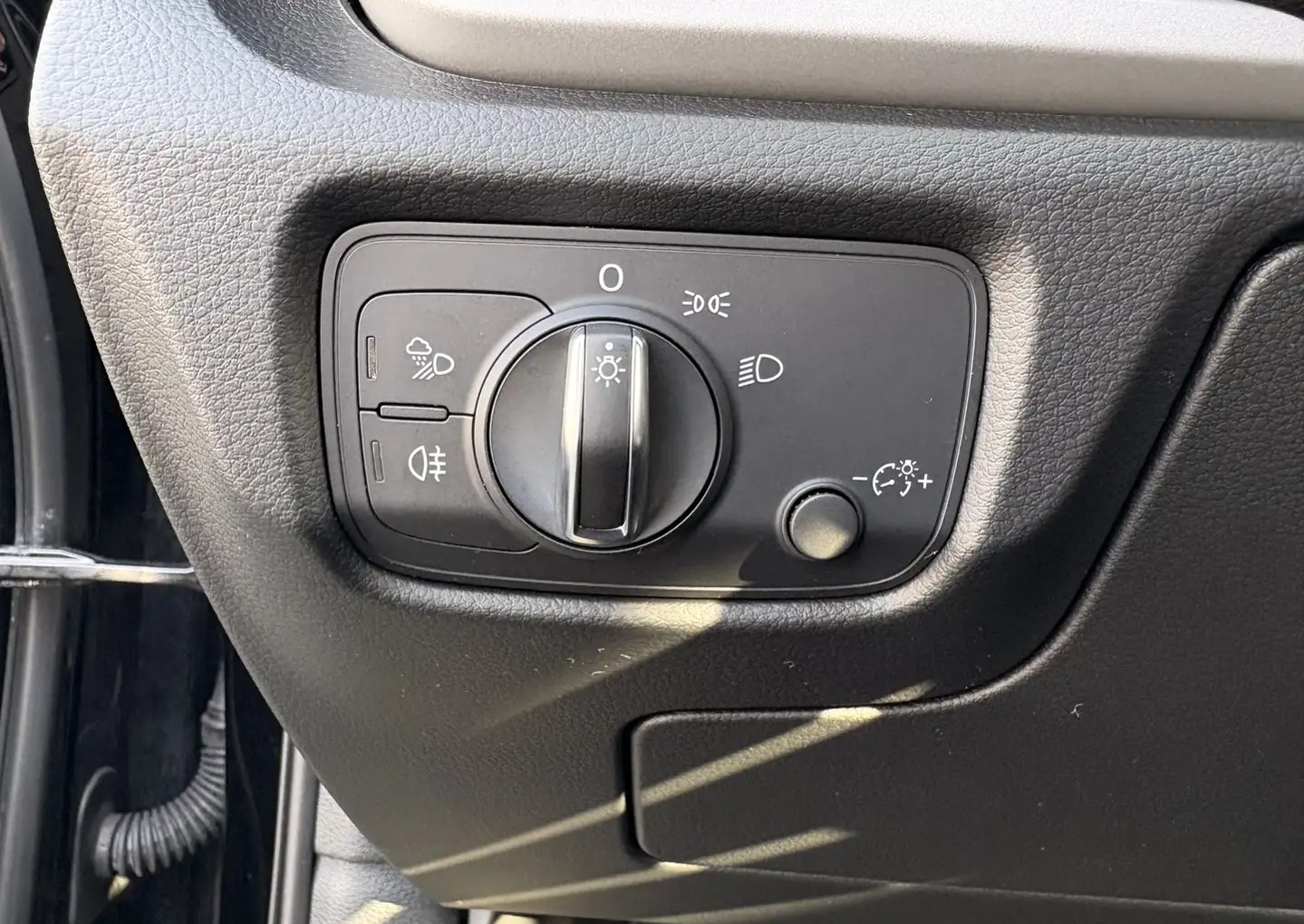 Audi A3 1.0 TFSI S tronic 116 CP | CarPlay | Xenon | Încălzire scaune | Senzori parcare | 104.000 km - Imagine 8