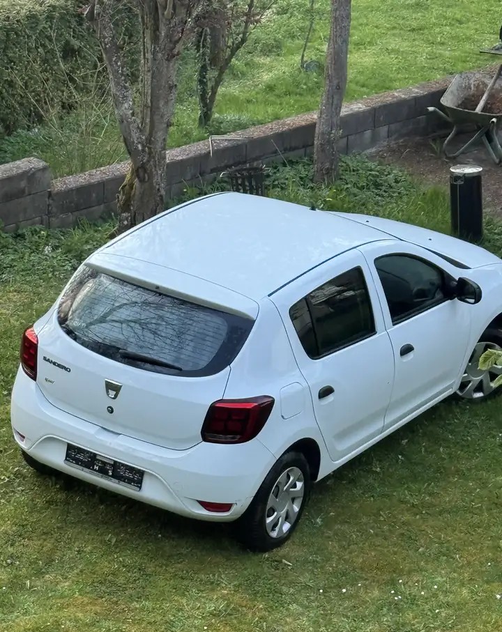 Dacia Sandero 1.2 16V 75 CP Essentiel – 2017, Benzină, Istoric Service - Imagine 3