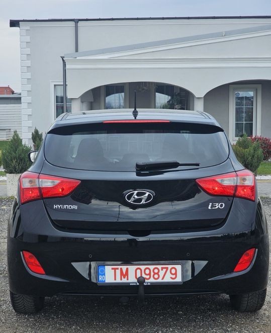 Hyundai i30 Hatchback 1.6 CRDi | Cutie Automată (Convertizor) | 2013 | 171.000 km | Numere Roșii - Imagine 4