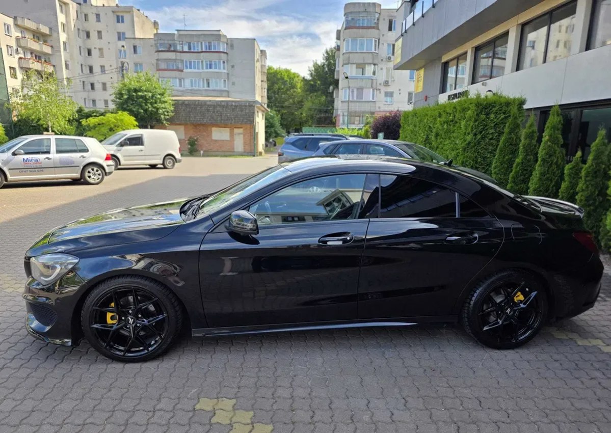 Mercedes-Benz CLA 200 AMG - Imagine 6