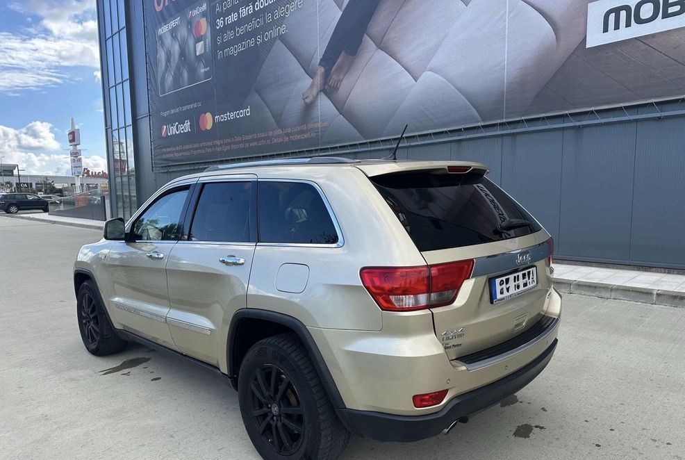 Jeep Grand Cherokee 3.0D V6 Euro 5 | 240 CP | 4x4 Permanent | Bi-xenon Adaptiv | Piele & Scaune Încălzite Față/Spate | Volan Încălzit | Jante 18" (Accept Variante) - Imagine 8