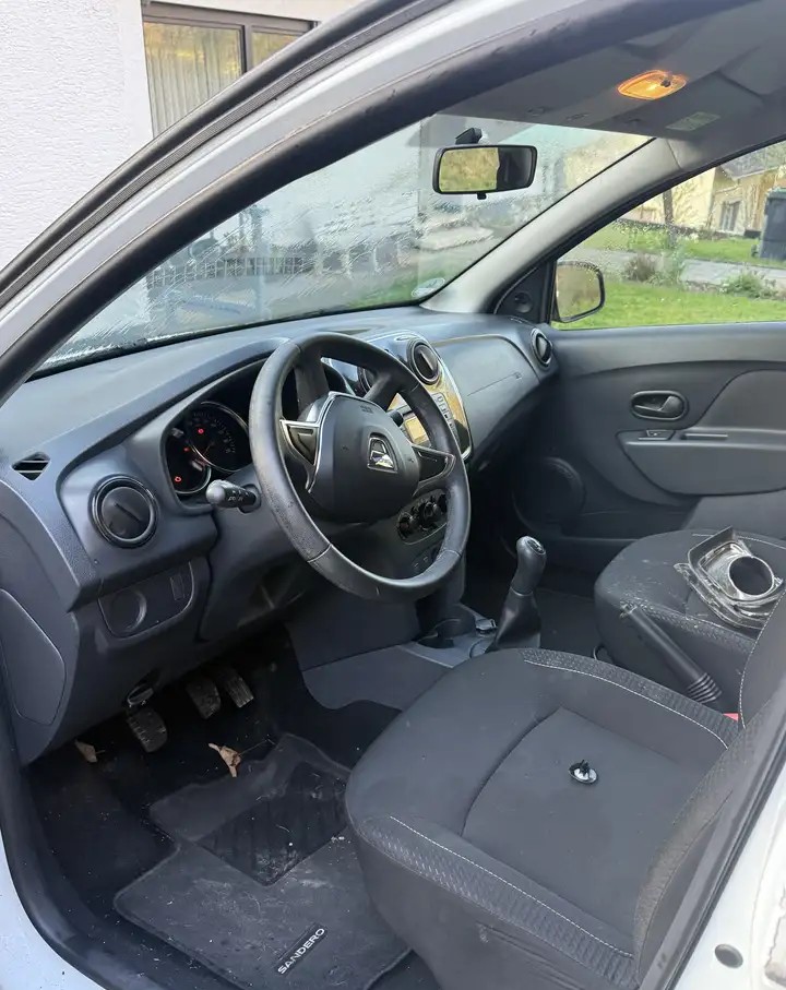 Dacia Sandero 1.2 16V 75 CP Essentiel – 2017, Benzină, Istoric Service - Imagine 4