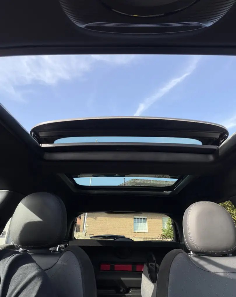 MINI Cooper 3-Uși 1.499 cm³ 136 CP Automată | Interior Piele neagră | Culoare unică Portocaliu | 10/2018 - Imagine 10