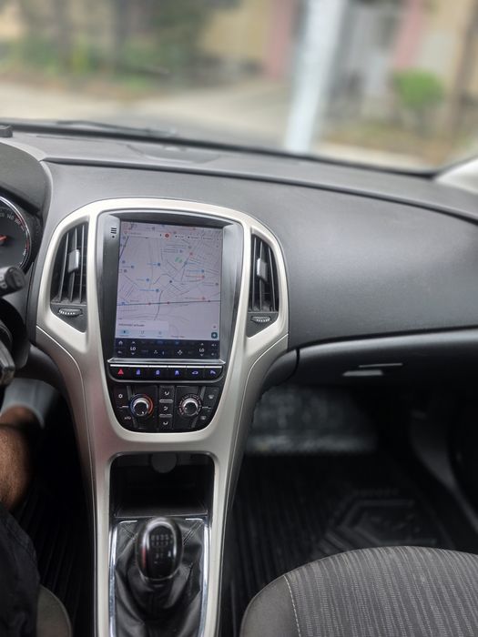 Opel Astra J 1.4 benzină aspirat 104 CP — unic proprietar - Imagine 2