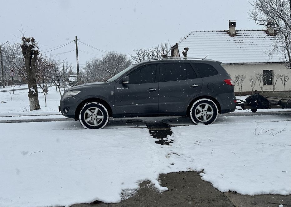 Hyundai Santa Fe 2009 | 2.2 Diesel | Cutie Automată | Turbină Schimbată | Jante Vară 20" + Iarnă 17" | Piele & Încălzire Scaune - Imagine 5