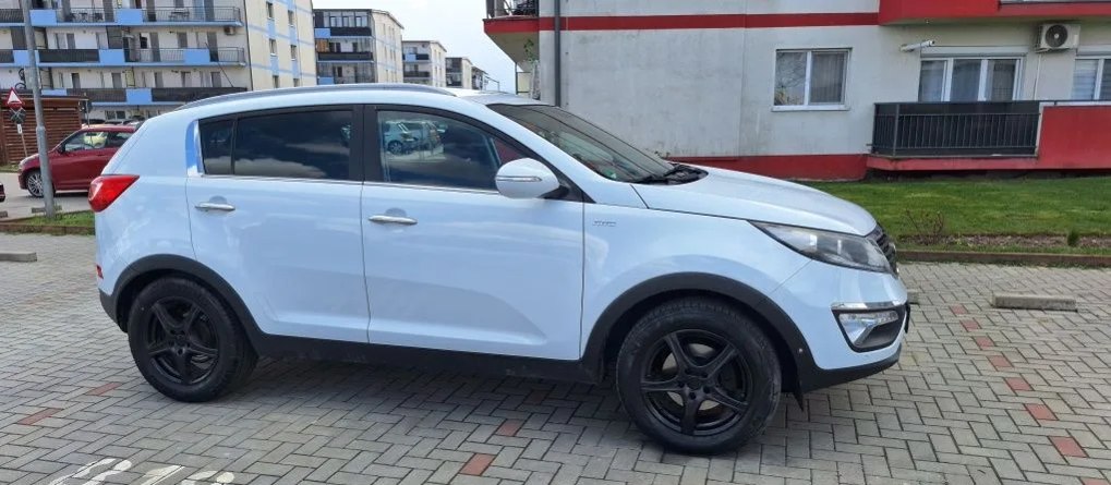 Kia Sportage 2.0 CRDi 4WD Automată - Imagine 3