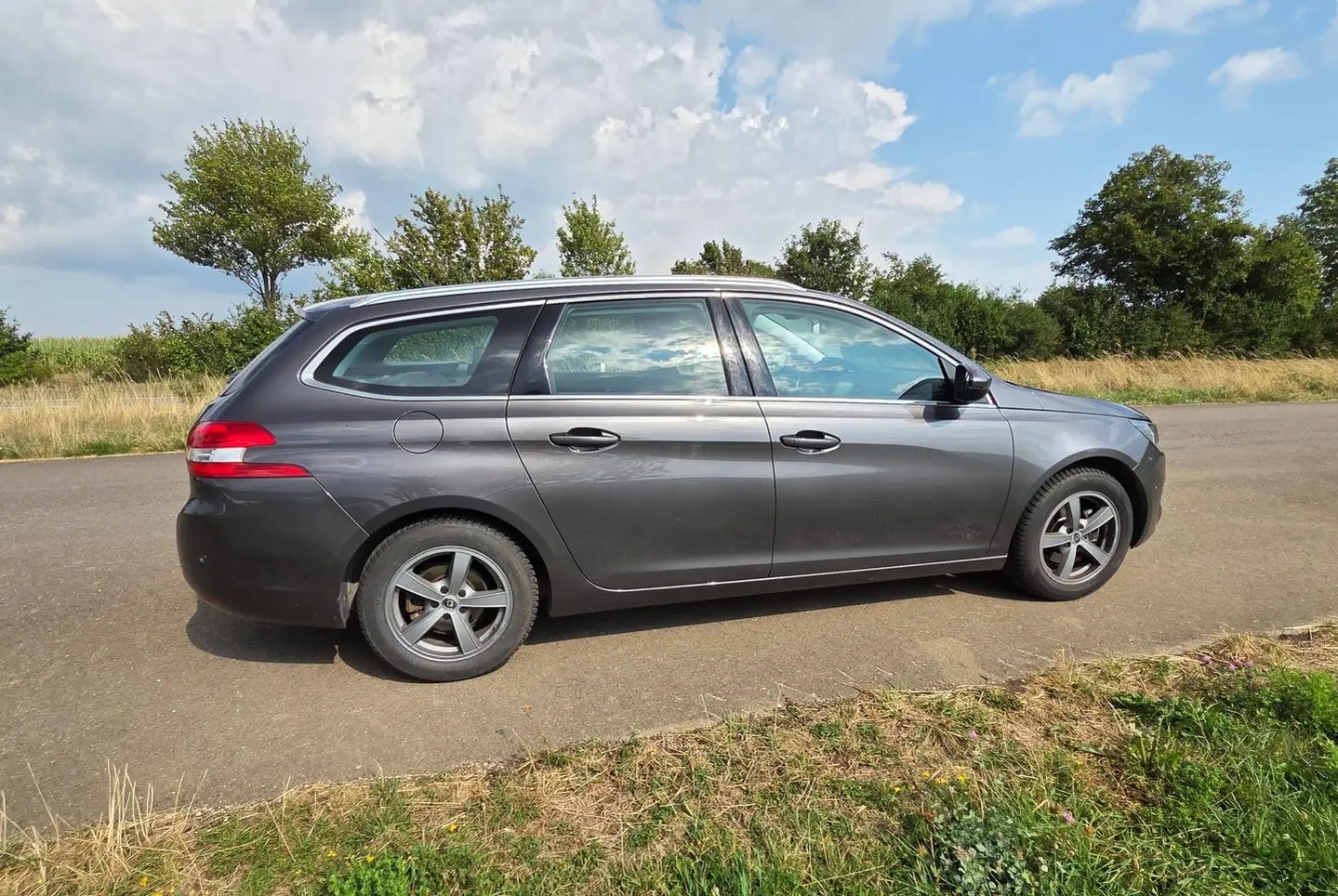 Peugeot 308 SW 1.6 BlueHDi 120 CP | Navi | Cameră + Park Assist | Cârlig remorcă | 80.000 km - Imagine 8