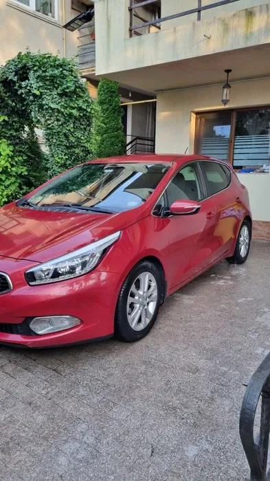 Kia Ceed 2013 | 1.6 CRDI 128 CP | 137.600 km Reali | Primul Proprietar | Cameră + 2 Seturi Jante Aliaj - Imagine 8
