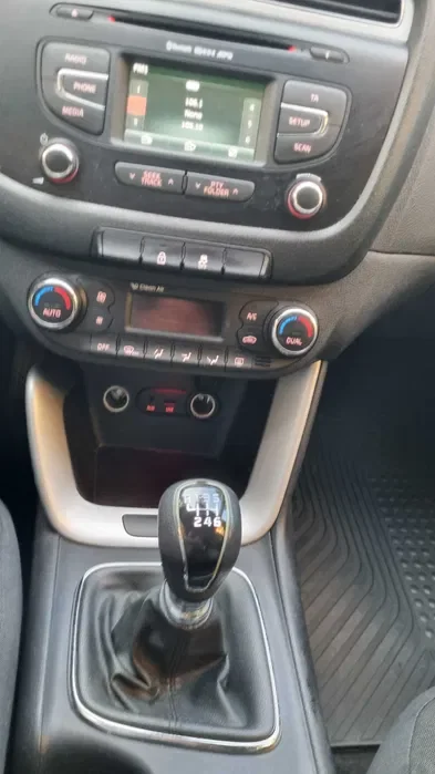 Kia Ceed 2013 | 1.6 CRDI 128 CP | 137.600 km Reali | Primul Proprietar | Cameră + 2 Seturi Jante Aliaj - Imagine 5
